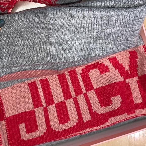 JUICY COUTURE Pom Hat Toque and Scarf Gift Set in box - Picture 5 of 10